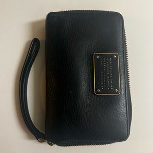 Black pebble Marc Jacobs wallet!!